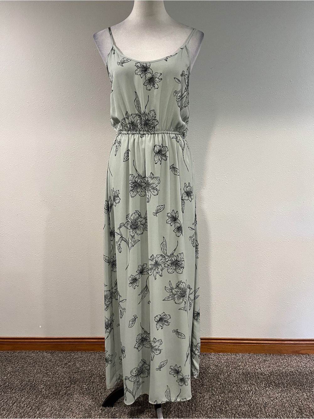 Forever 21 Sleeveless Sage Floral Maxi Dress size medium